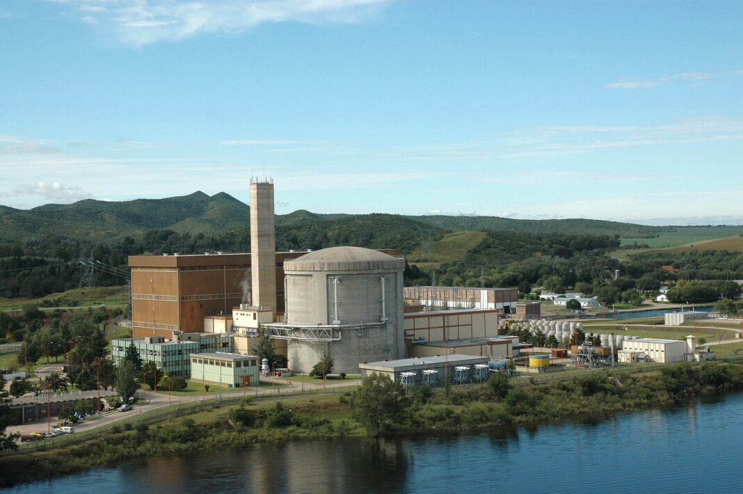 Vista aérea de la Central Nuclear Embalse, en Córdoba