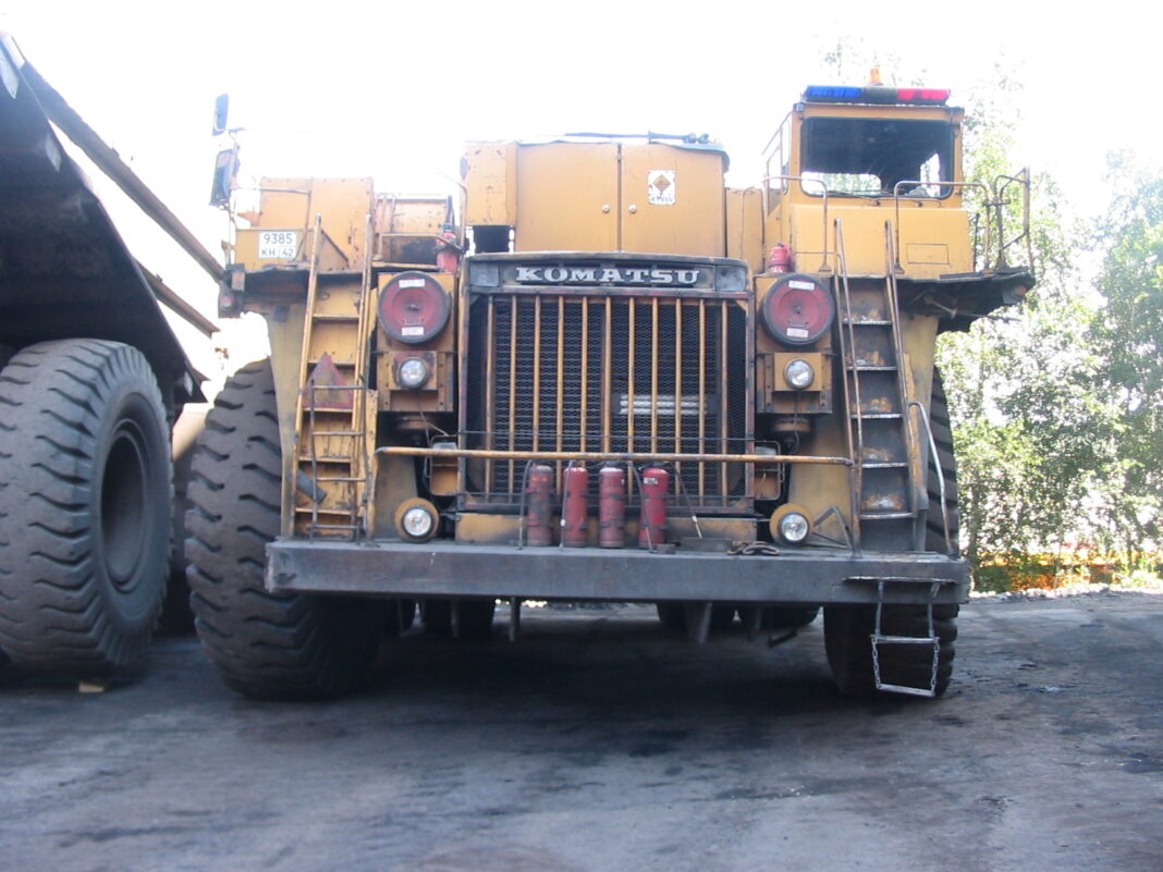 Camión minero Komatsu de gran porte