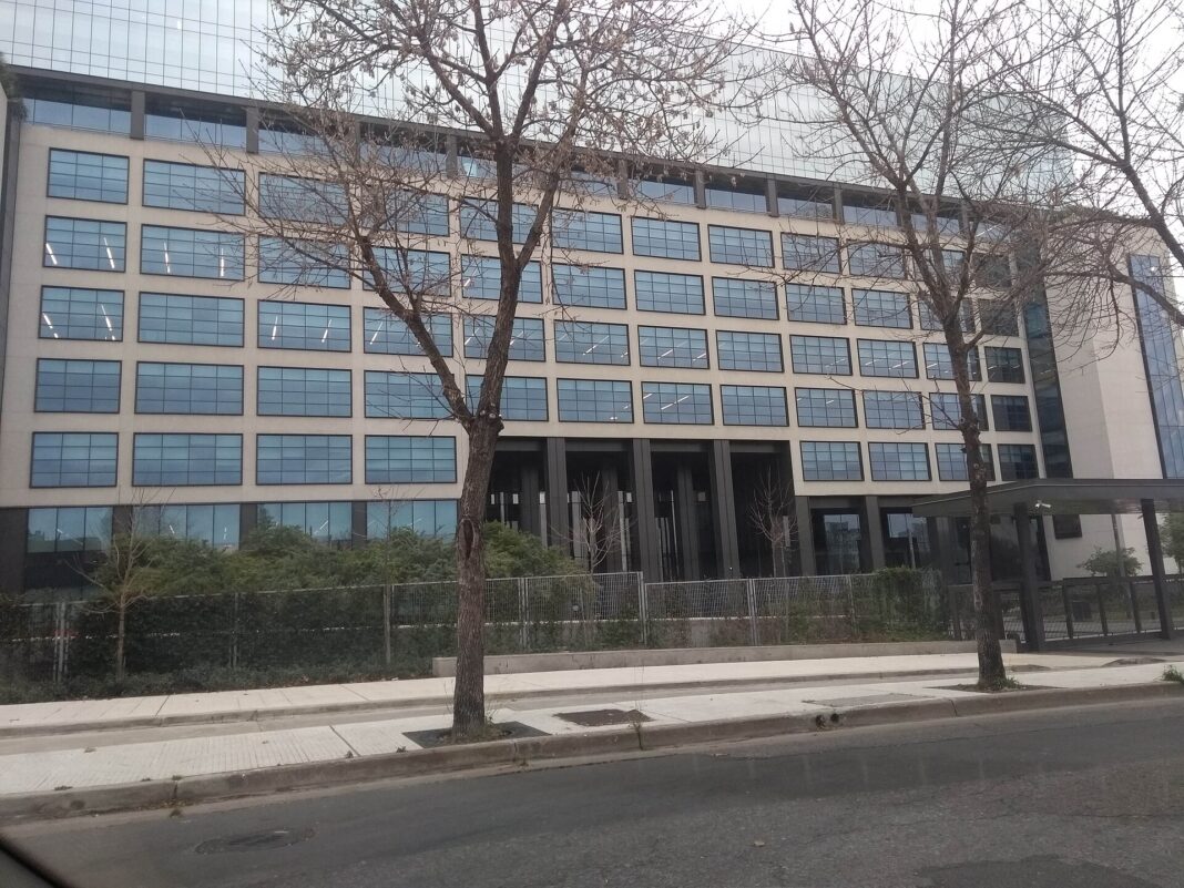 Edificio de la sede de MercadoLibre en el barrio de Saavedra, Buenos Aires